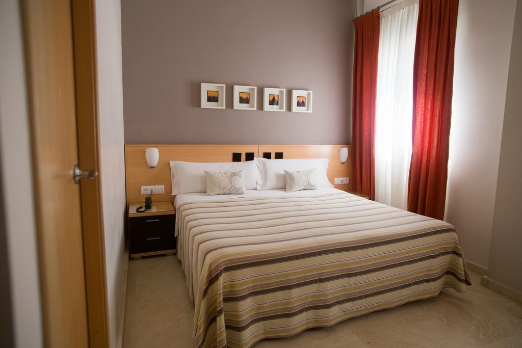 Hostal Albero By Eme Hoteles Sanlúcar la Mayor Buitenkant foto