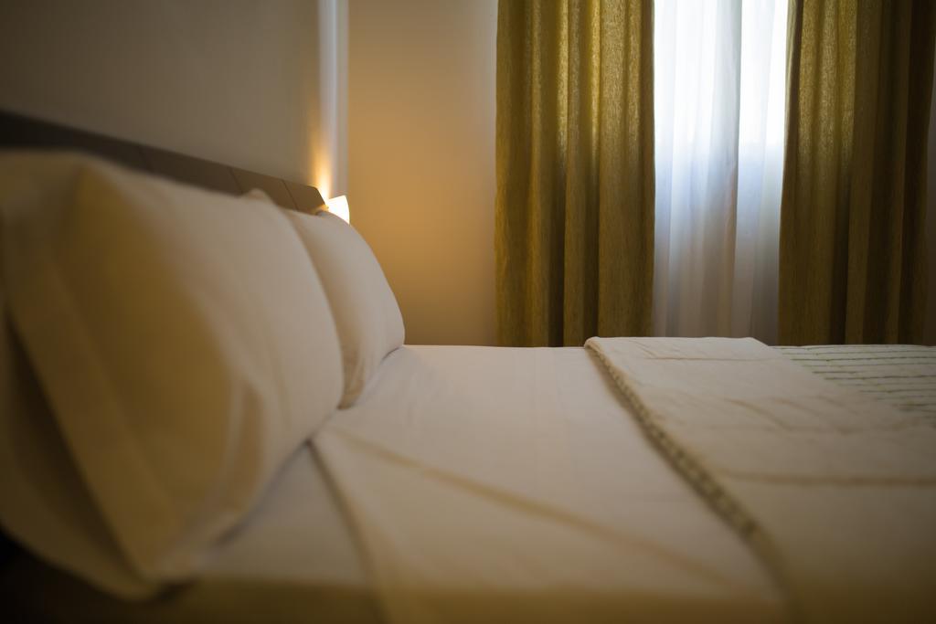 Hostal Albero By Eme Hoteles Sanlúcar la Mayor Buitenkant foto