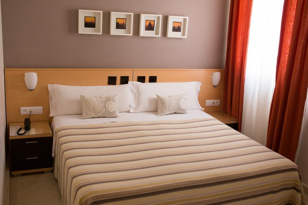 Hostal Albero By Eme Hoteles Sanlúcar la Mayor Buitenkant foto