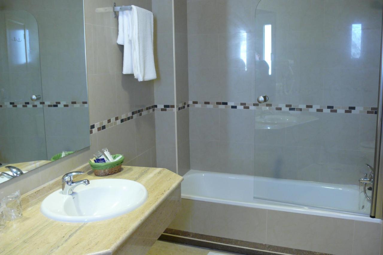 Hostal Albero By Eme Hoteles Sanlúcar la Mayor Kamer foto
